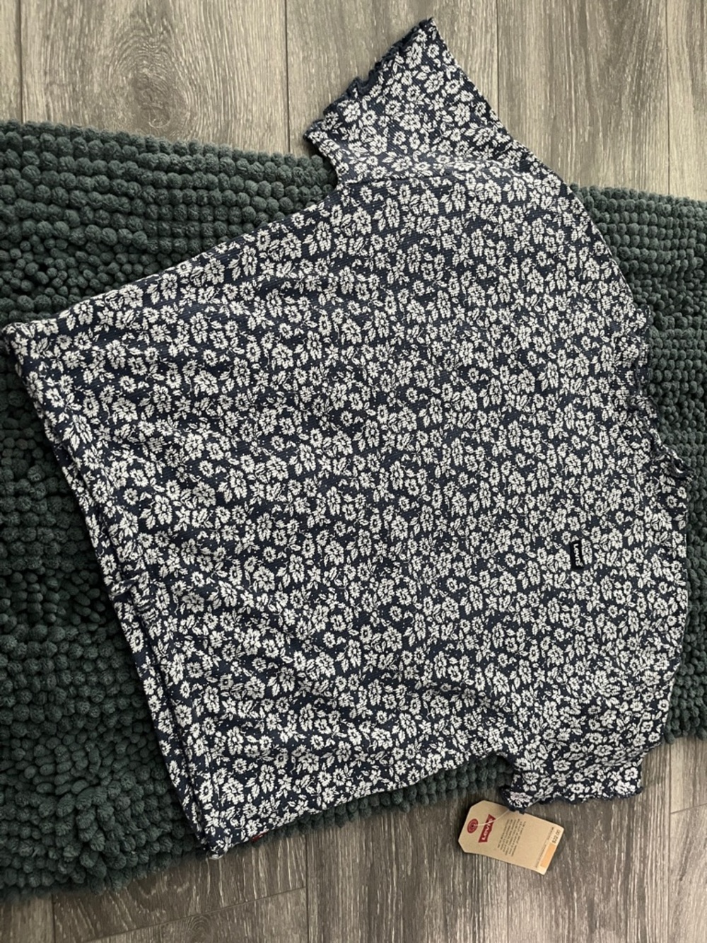 Navy Floral Short Sleeve Top size large